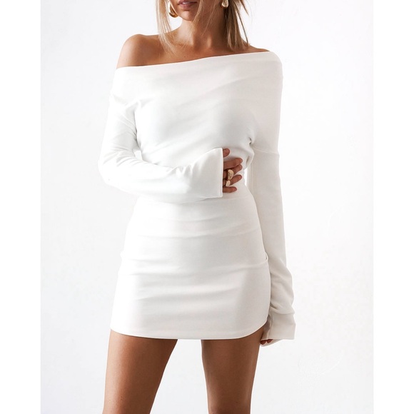Old Sport Dresses & Skirts - Old Sport Cupro Elegant Off-Shoulder Long Sleeve Mini White Dress